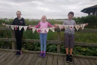 children making art
