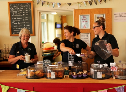 Catering volunteers